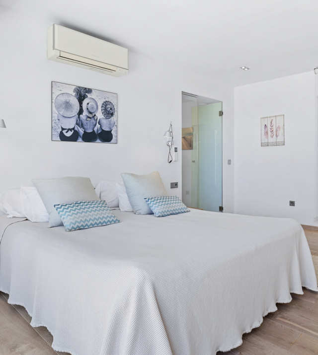 Resa Estates Ivy Cala Tarida Ibiza  luxe woning villa for rent te huur house bedroom 11.png